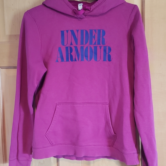 Under Armour Tops - Under Armour sweatshirt